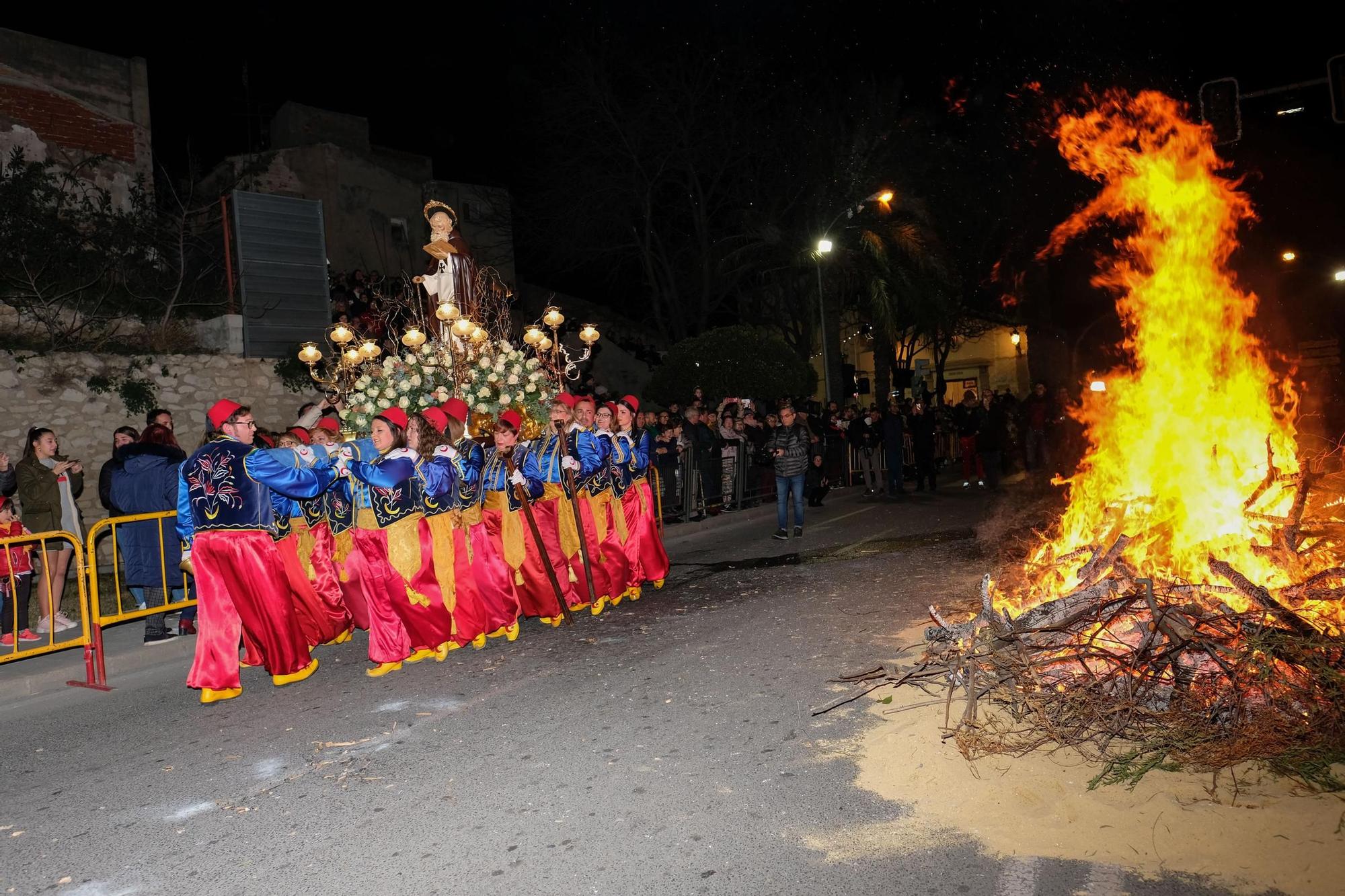 Así fue la última media fiesta de Elda el día de San Antón de 2020 dos meses antes de irrumpir la pandemia de Covid-19