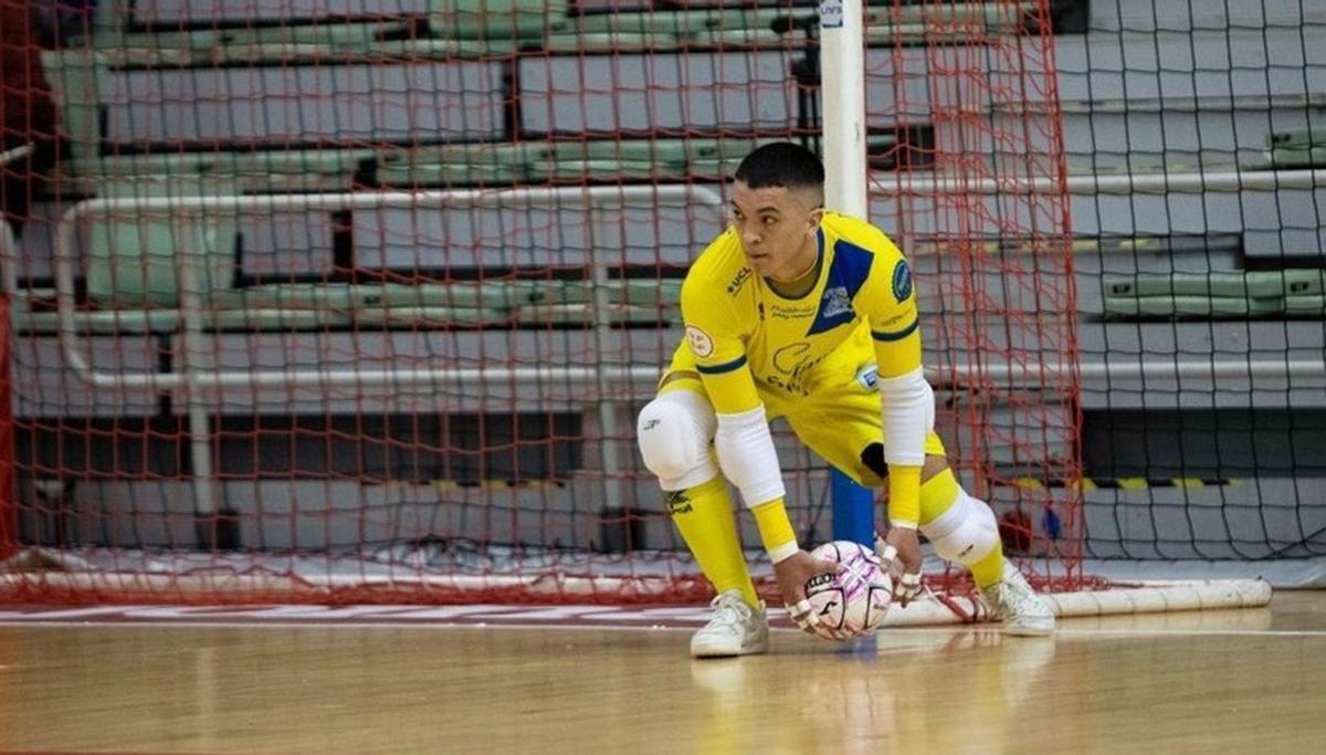 Antonio Navarro, en el partido con el Manzanares ante ElPozo en Murcia. | PASCU MÉNDEZ