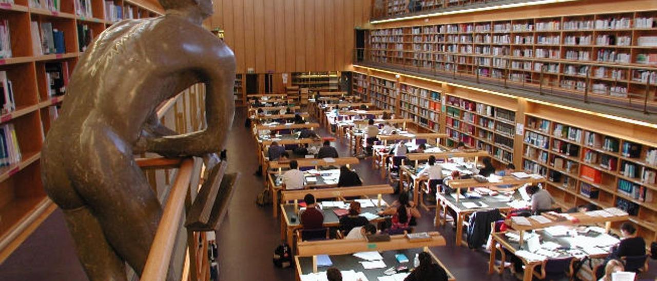 Panorámica de la biblioteca del campus de Tafira de la ULPGC.