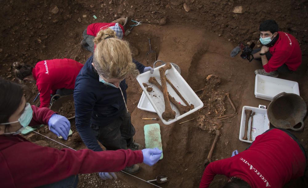 Exhumaciones en el cementerio de Castelló