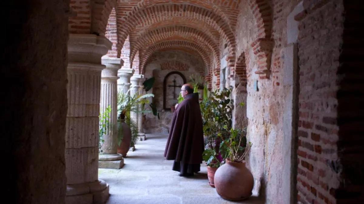 Un fraile, en el convento de El Palancar.