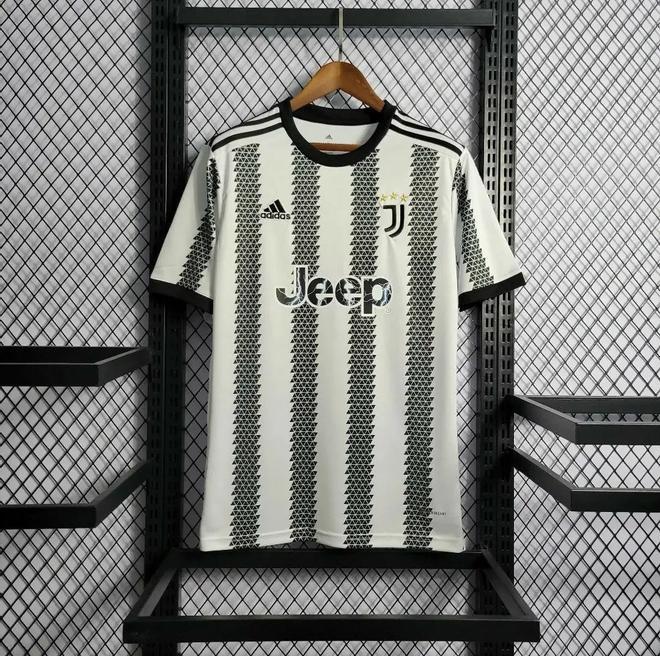 Morata, imagen de la próxima camiseta de la Juve