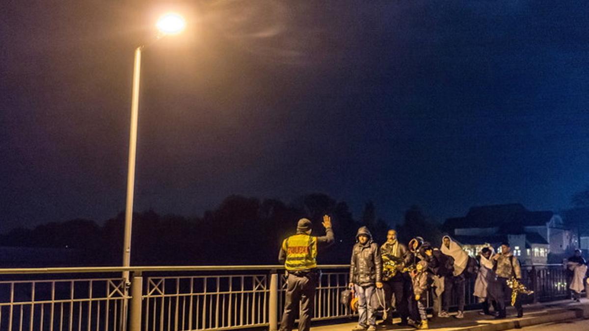 Refugees at Austrian-German border