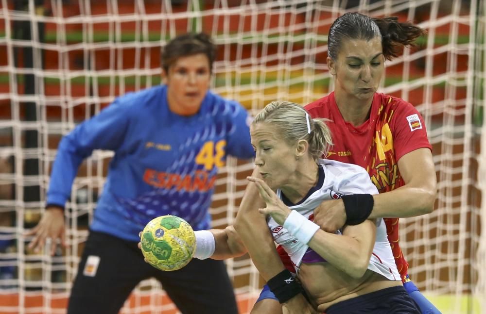 Handball - Women's Preliminary Group A Spain v ...