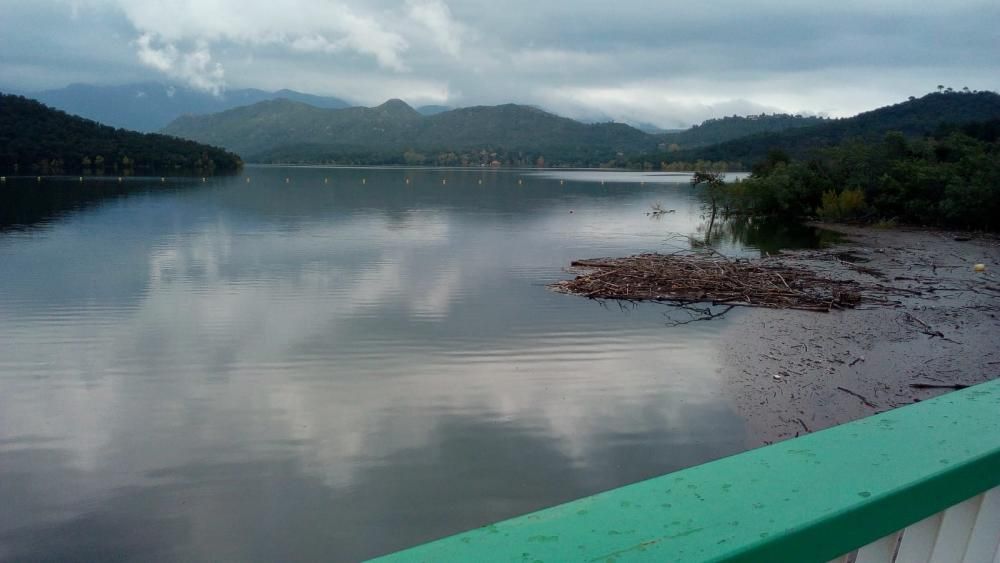 El temporal a l''Alt Empordà omple el Pantà al 90%