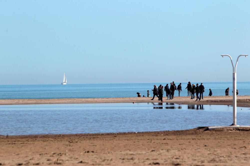 Una albufera en la playa de Las Arenas