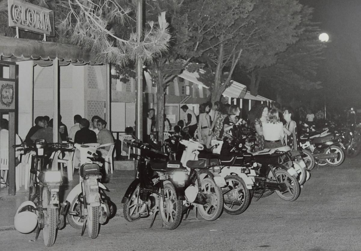 Pub Gloria. Nova Canet, la zona de ocio que en los años 80 y 90 atraía a los jóvenes del Camp de Morvedre.