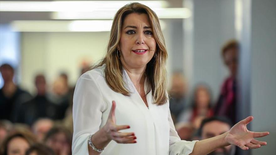 Díaz afirma que el Gobierno nace «roto» y teledirigido desde Madrid