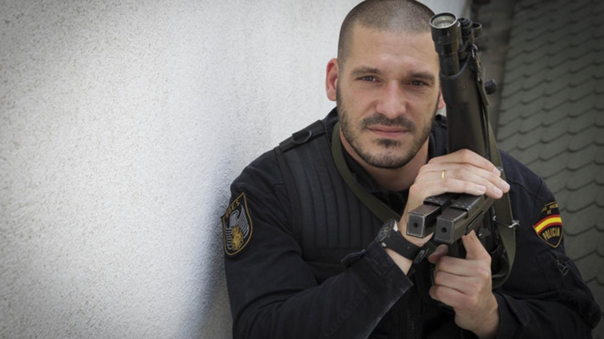 El inspector jefe de la policía Luis Esteban Lezáun, fotografiado el lunes en la Zona Franca, en su último día al frente del grupo de élite de los GOES.