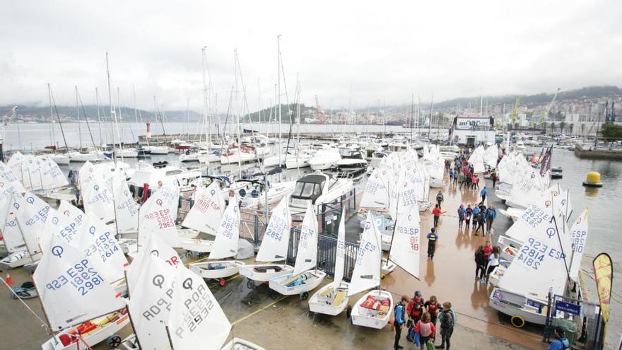 Los barcos tomaron hoy el pantalán del puerto deportivo. // FdV