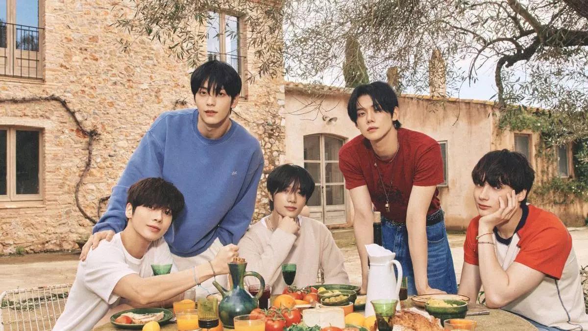 El grupo coreano TXT ha escogido un espacio entre viñas, en el Empordà, para grabar su último trabajo