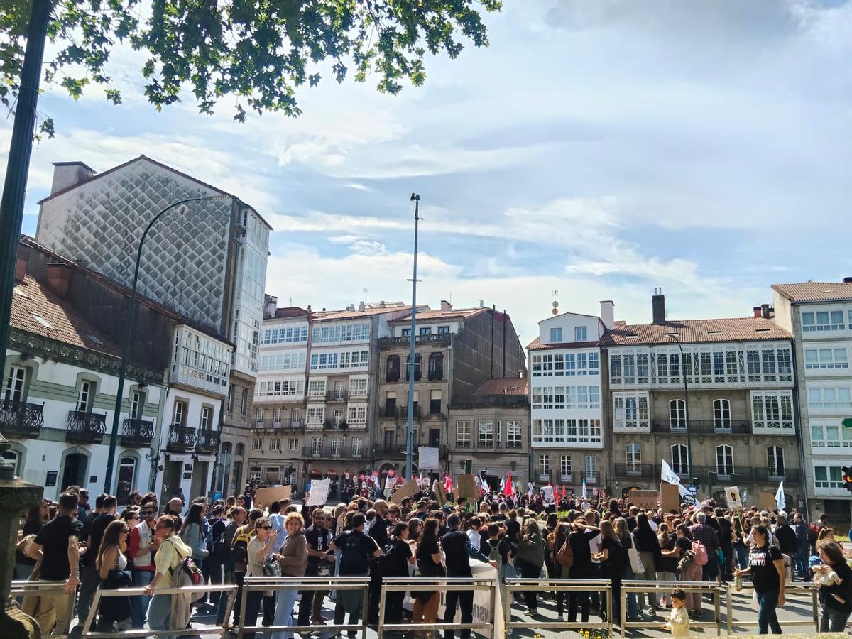 O Morrazo en la manifestación de docentes en Santiago