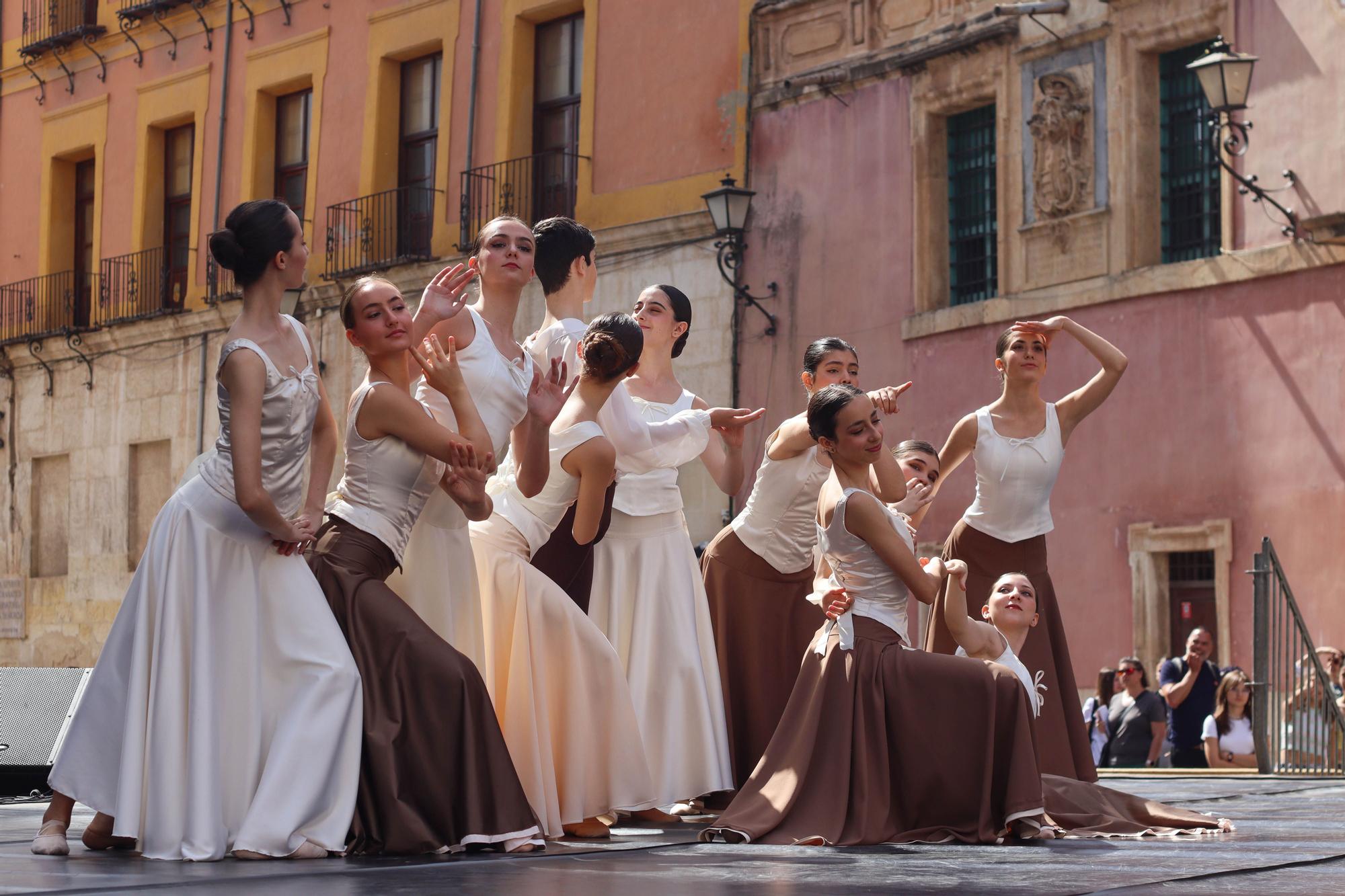 Exhibición de danza en la plaza Belluga de Murcia