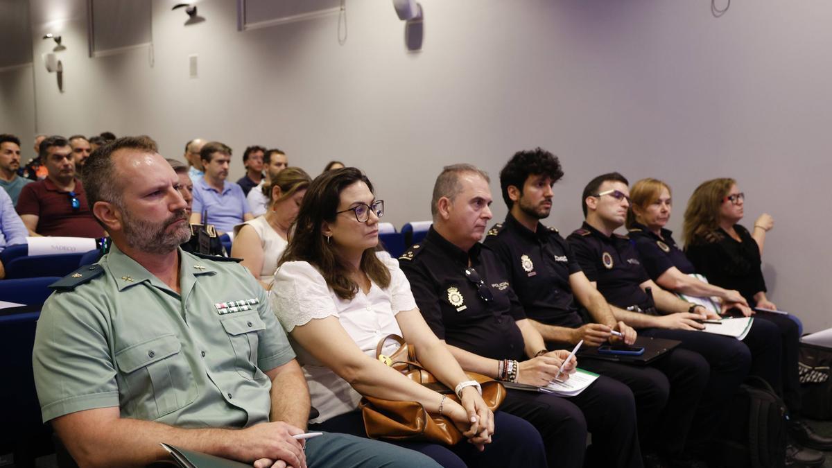 Ponentes y asistentes a las jornadas organizadas por Afadecor, este martes.