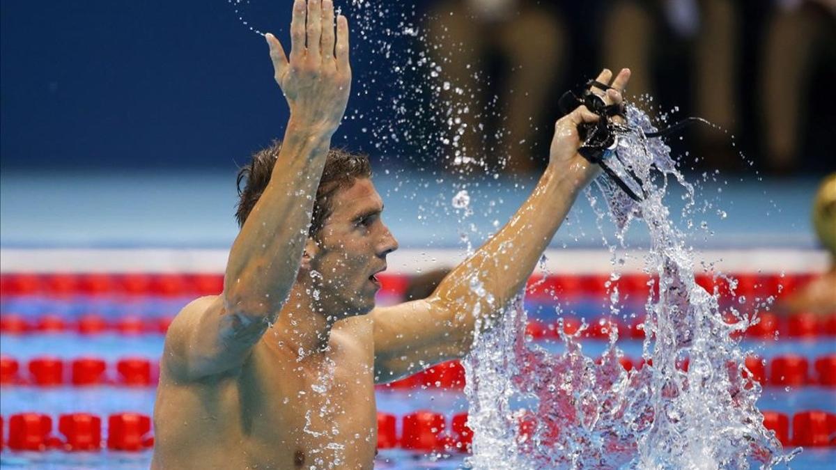 Phelps, exultante, celebra una de sus dos nuevas medallas de oro en Río