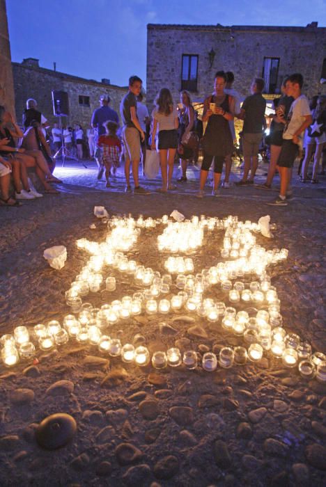 Pals celebra la Nit d''Espelmes