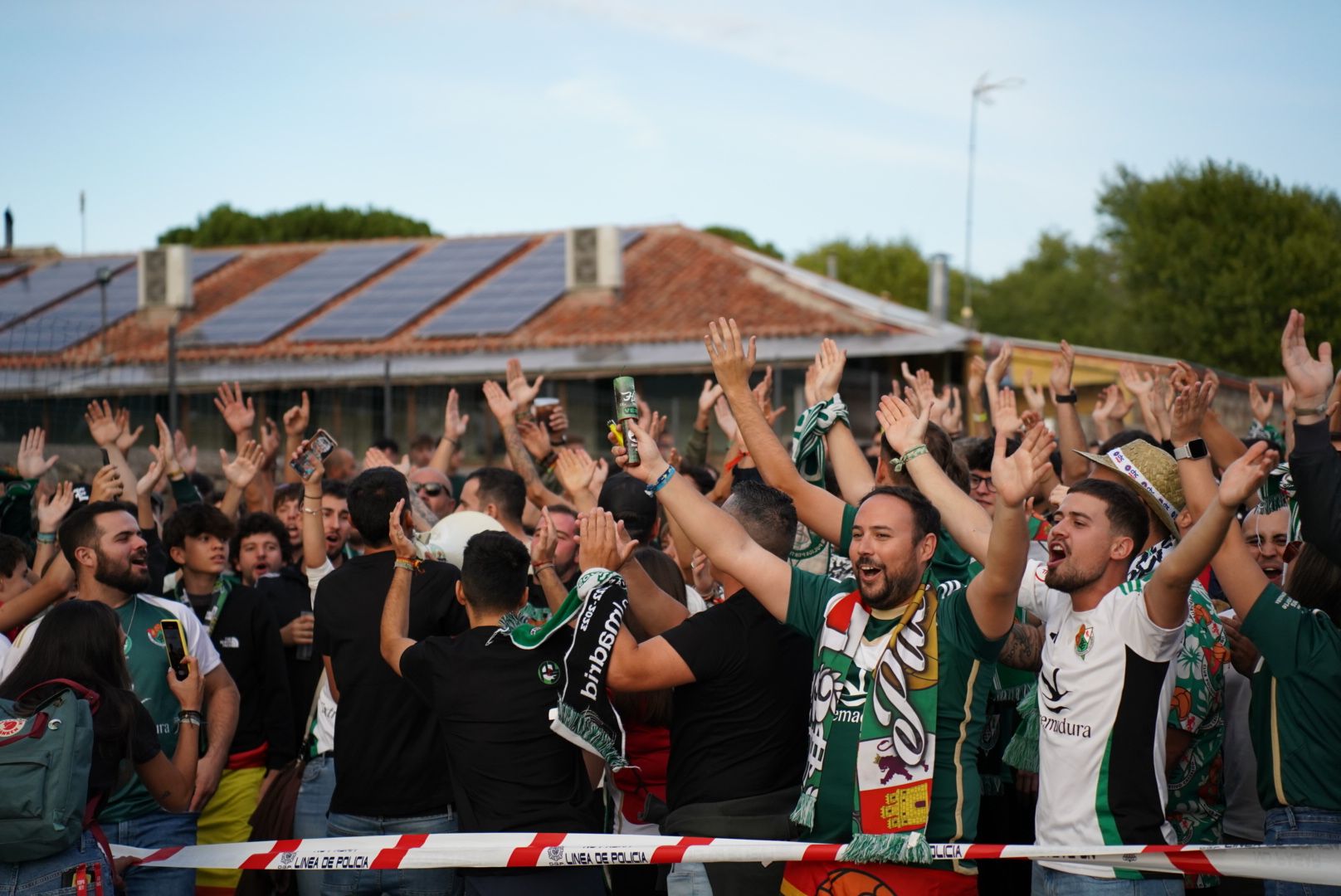 Ambiente en la previa del Cacereño-Tenerife