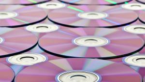 Los DVDs y CDs, un formato prácticamente extinguido.