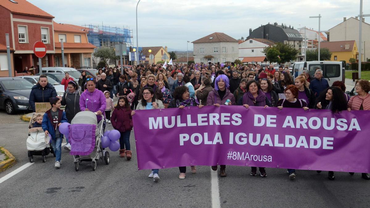 Manifestación del 8-M por las calles de A Illa