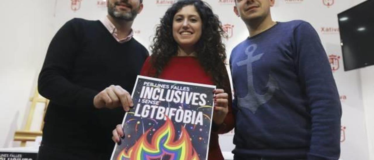 Mengual, Baraza y González, ayer en la presentación de la campaña en el consistorio de Xàtiva.