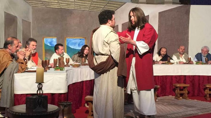 El Hijo de Dios en la Última Cena con sus discípulos