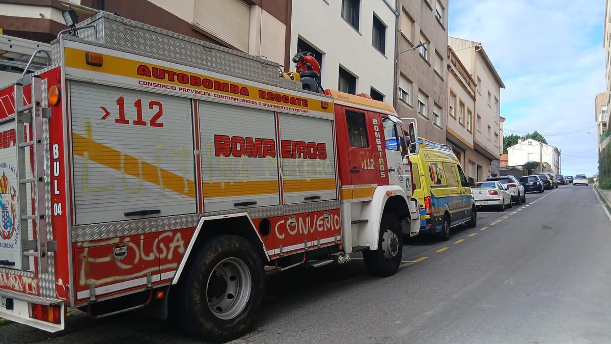 A POBRA HERIDO | Herido un hombre que cayó por una claraboya de un edificio de A Pobra