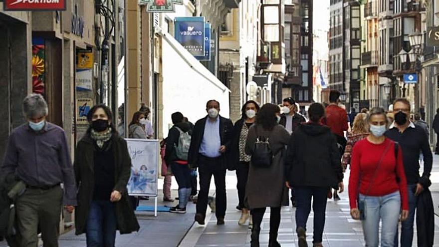 Visitantes y zamoranos disfrutan en las calles.