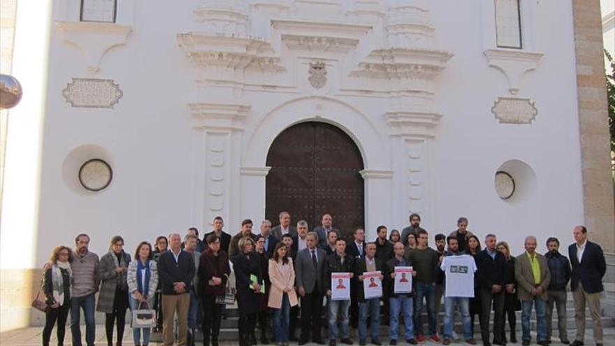 Minuto de silencio en la asamblea por los desaparecidos