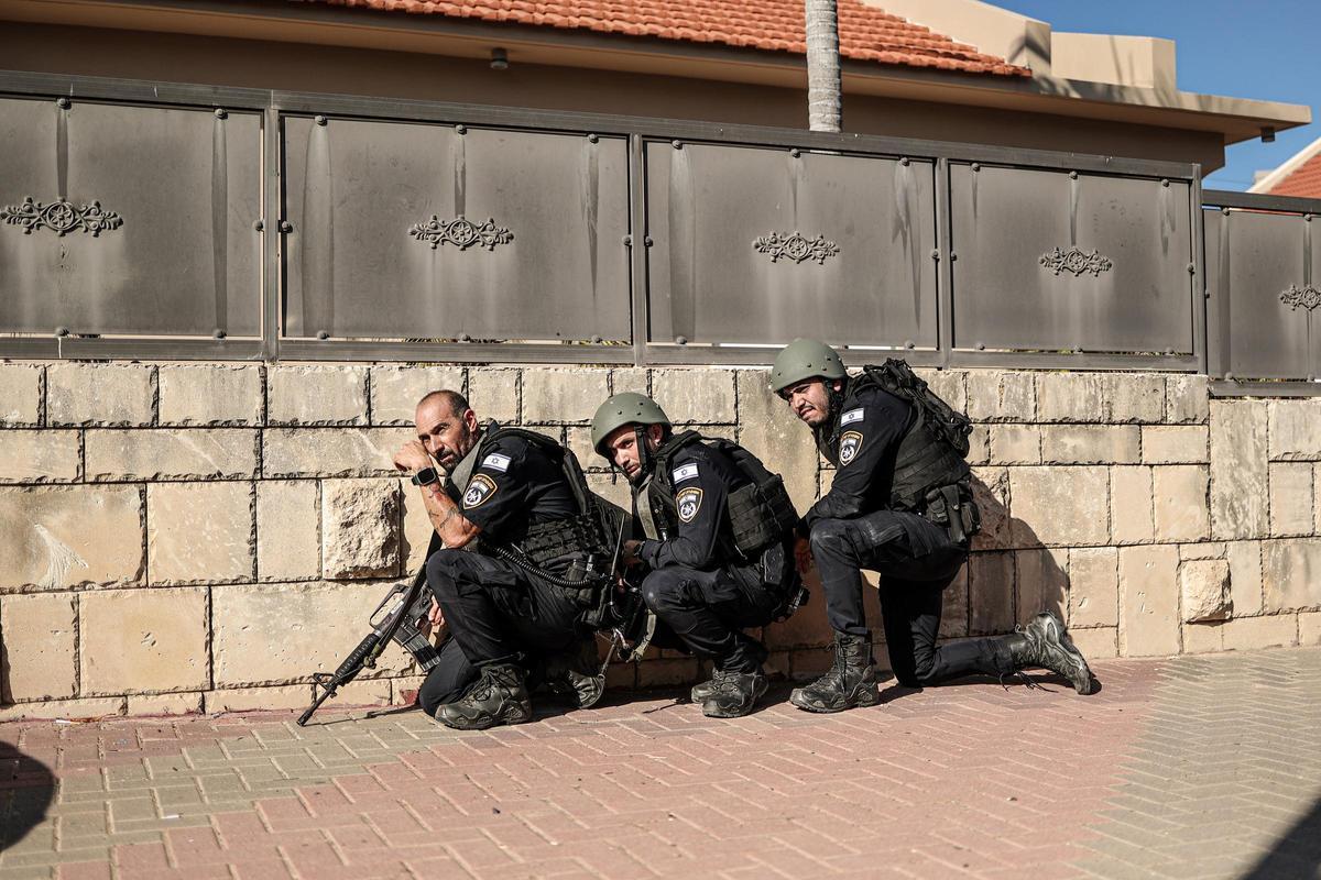 Consecuencias del ataque con misiles desde Gaza en la ciudad israelí de Ashkelon