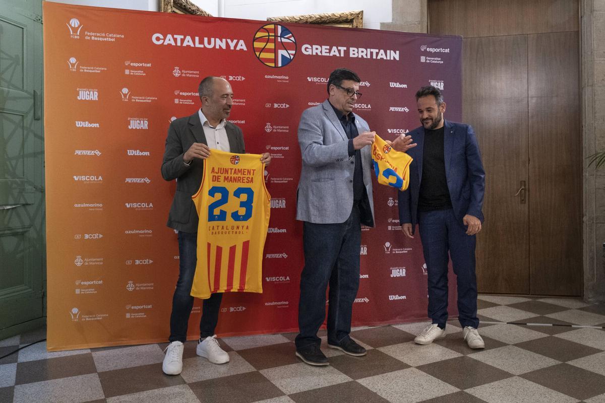 Totes les fotos de la pesentació del Catalunya-Gran Bretanya a l'Ajuntament de Manresa