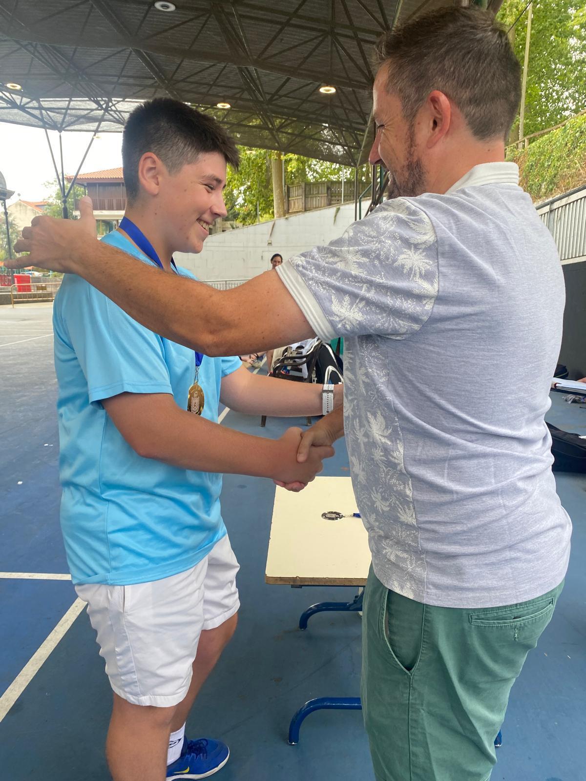 El aniversario del primer Club de Tenis de Grado, en imágenes