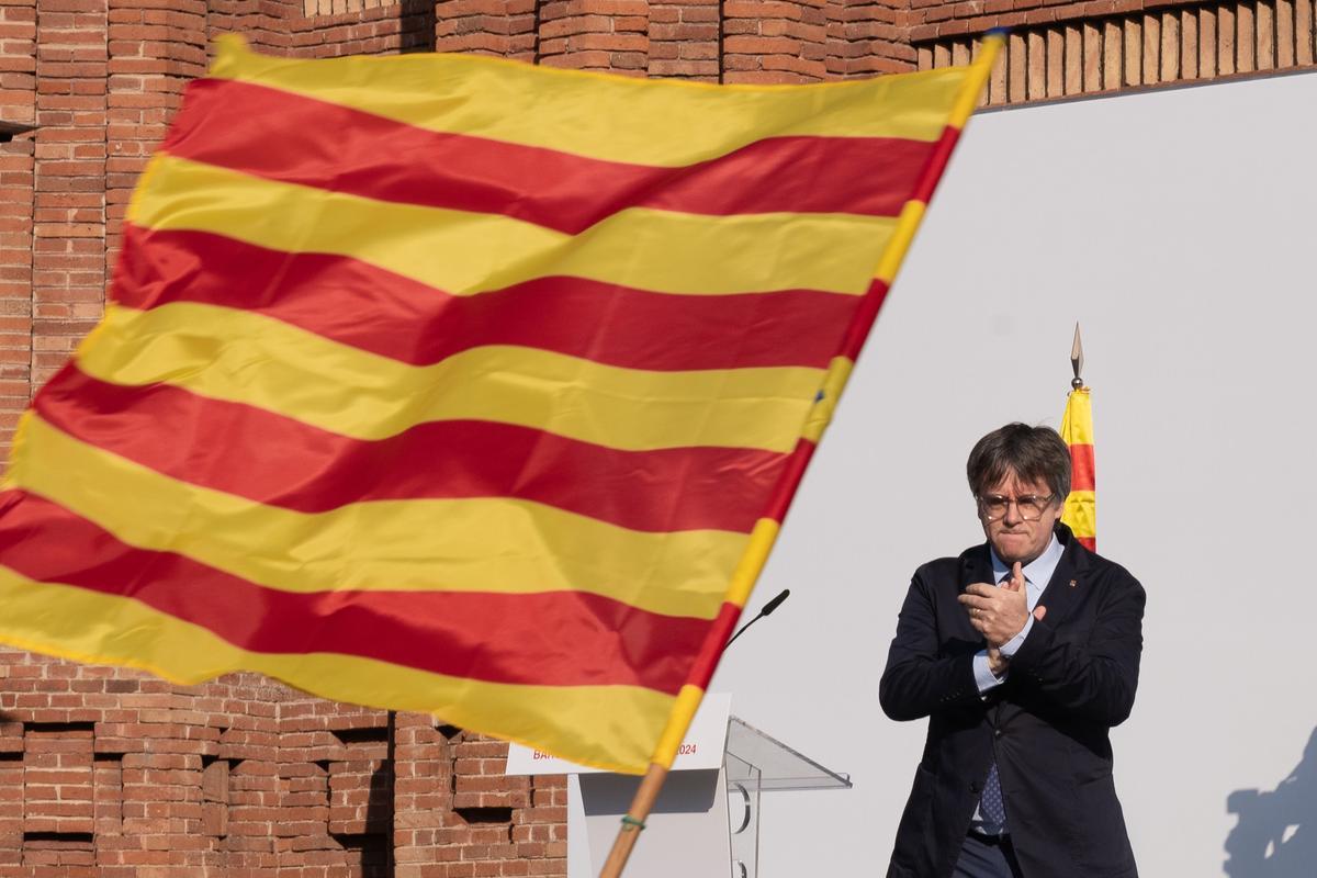 El PSOE i Junts pacten citar Puigdemont i Rajoy per l’atemptat del 17A