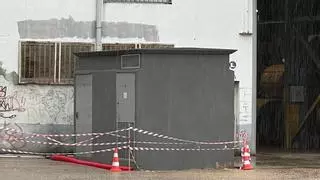 Los vecinos de Chapela alertan de trabajos en la nave de Arcelor Mittal pese a la orden de paralización