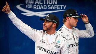 Hamilton: "De todos los motores Mercedes, solo se rompe el mío"