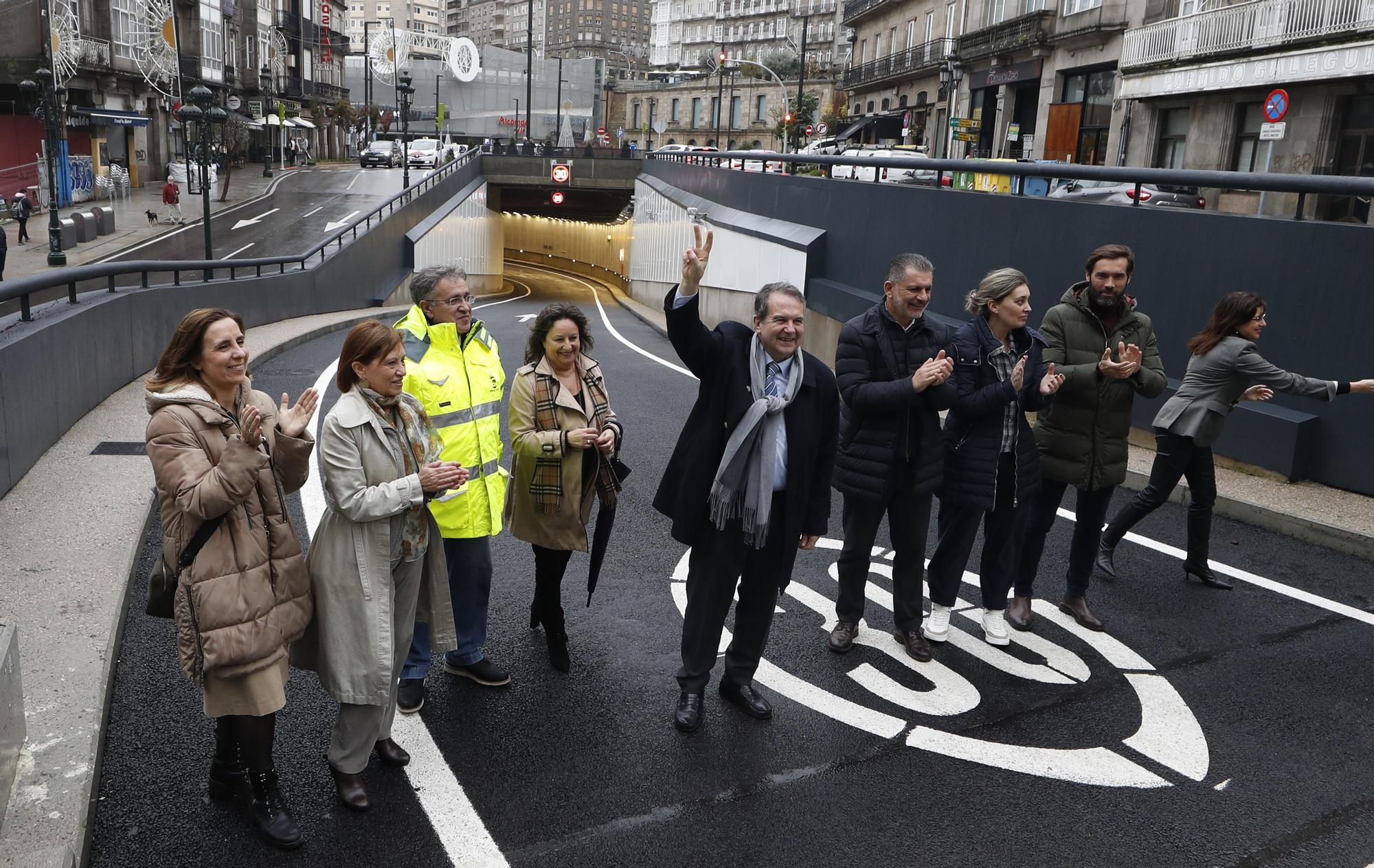 Los primeros coches cruzan el túnel de Lepanto