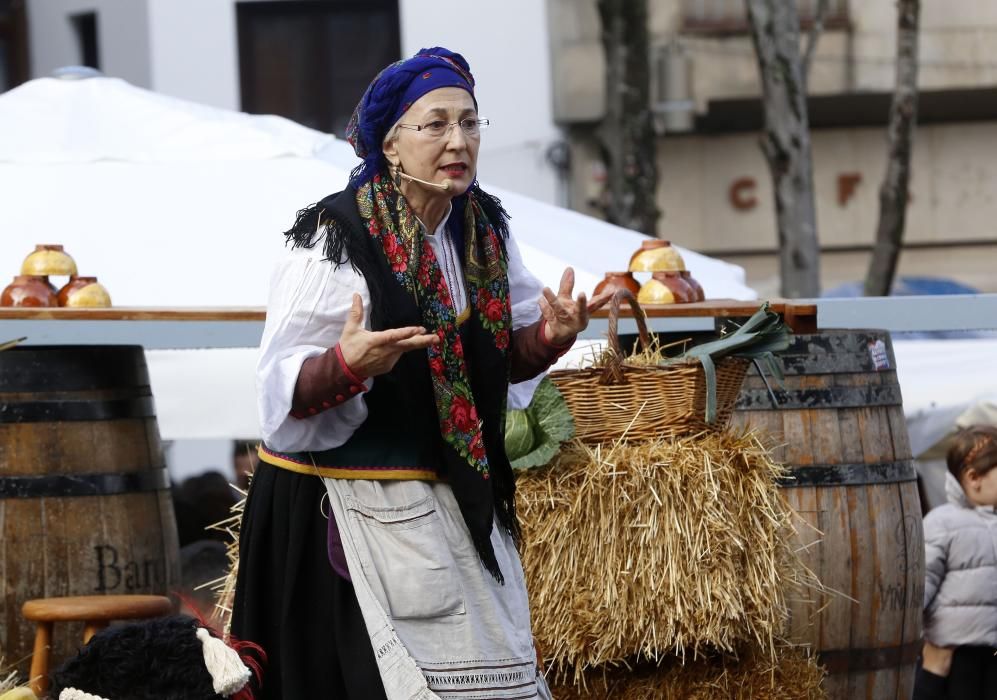 El casco vello acoge la recreación de la gesta histórica ocurrida en 1809 ante un valeroso público que desafió a la persistente lluvia y el viento