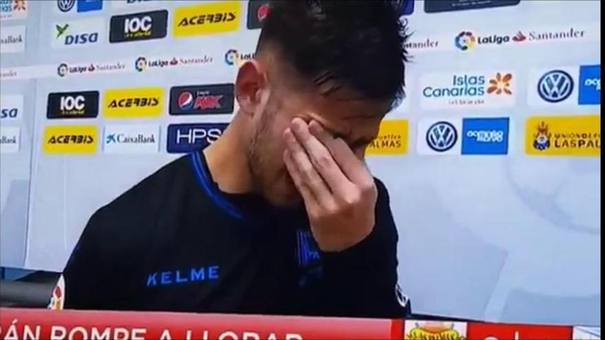 Álvaro Medrán llora desconsolado tras el Las Palmas - Alavés