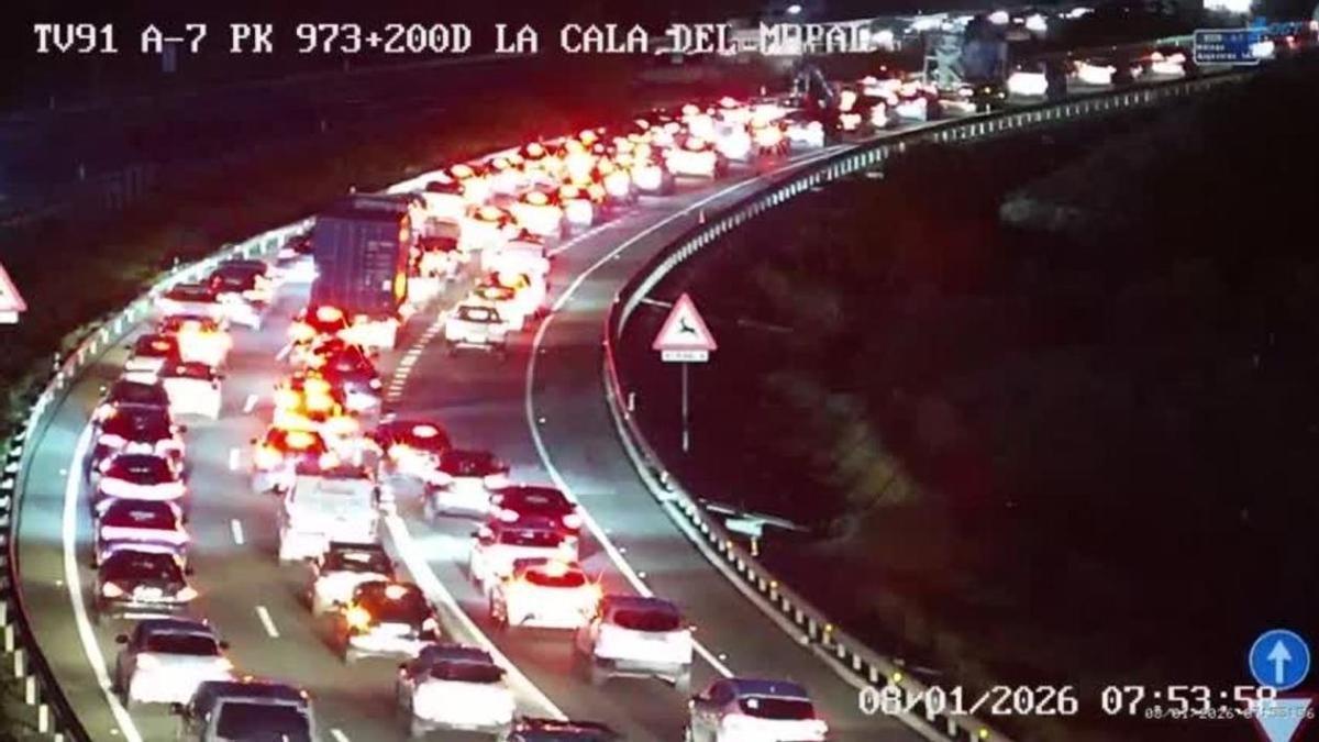 Atasco en los accesos a Málaga por la Ronda Este, en el punto en el que se produjo el segundo accidente.