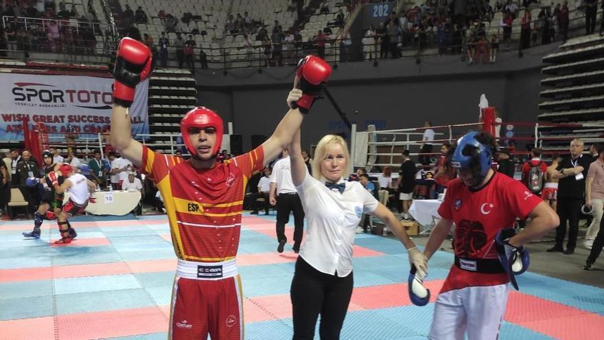 El peleador de Ibiza Jordi Marí conquista la prueba de la Copa del Mundo de kickboxing en Turquía