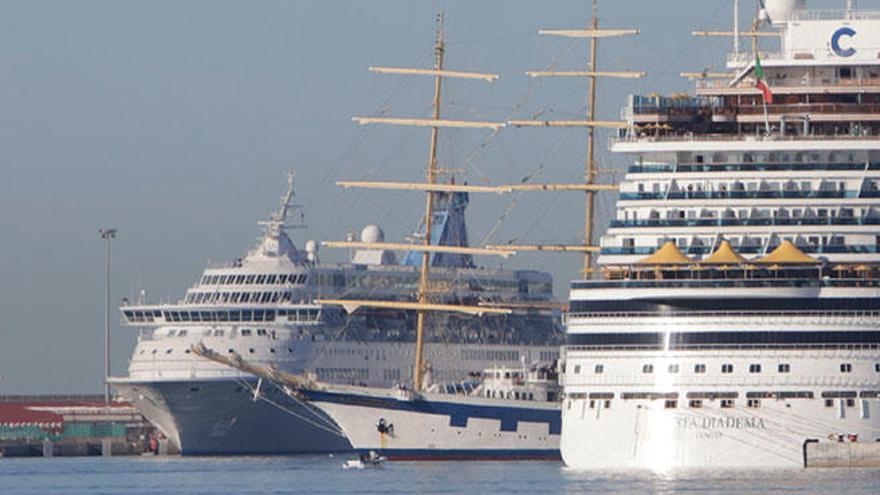 El velero más grande del mundo recala en Palma