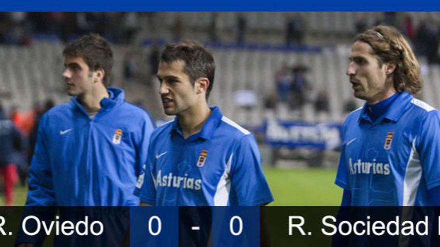 Aitor Sanz, Jandro y Pelayo retirándose a los vestuarios al final del partido.