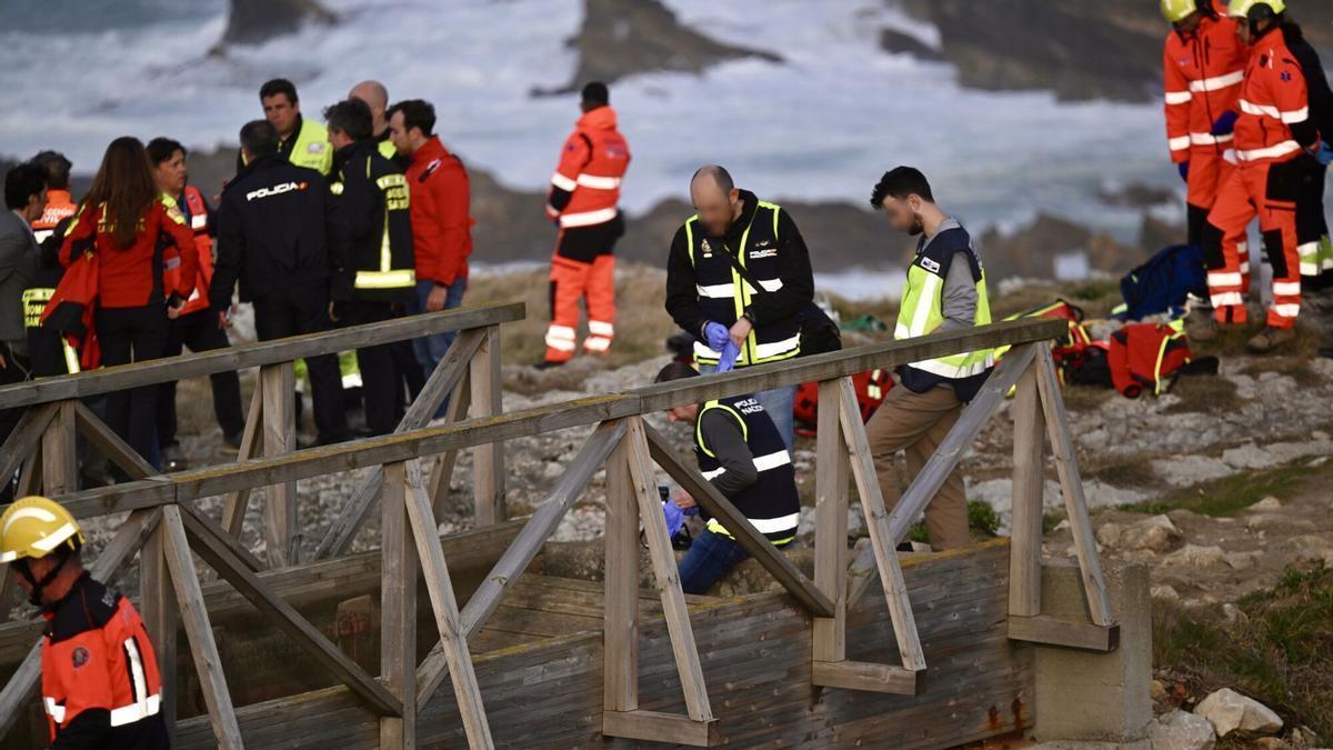 Cinco muertos y un desaparecido al caer al mar tras derrumbarse una pasarela en Santander