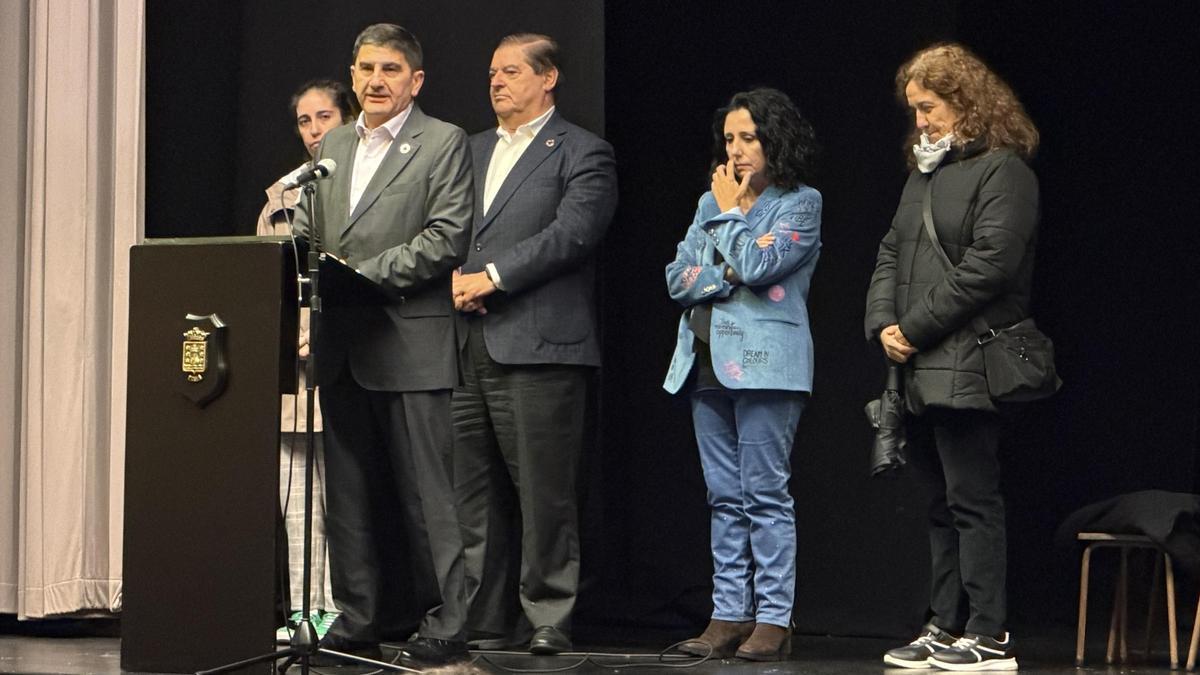 Pedro Blanco, esquerda, Julio Abalde, Margot Lamela e Paula Carballeira, en Cee.