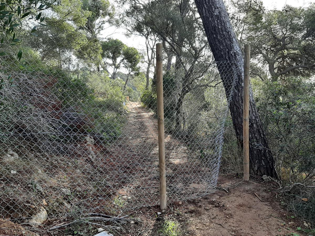 En algunos casos se procede al cierre de caminos de forma temporal para evitar la erosión del suelo.