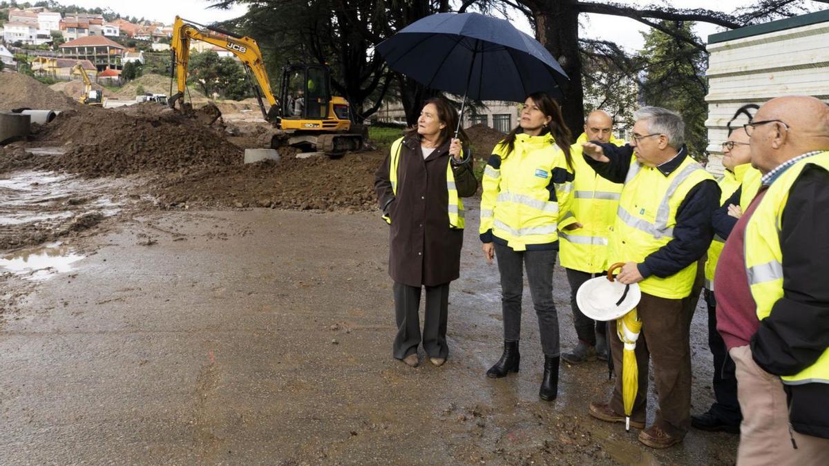 Ana Ortiz y María Martínez Allegue, hoy, durante una visita a las obras de la ETEA en Teis.