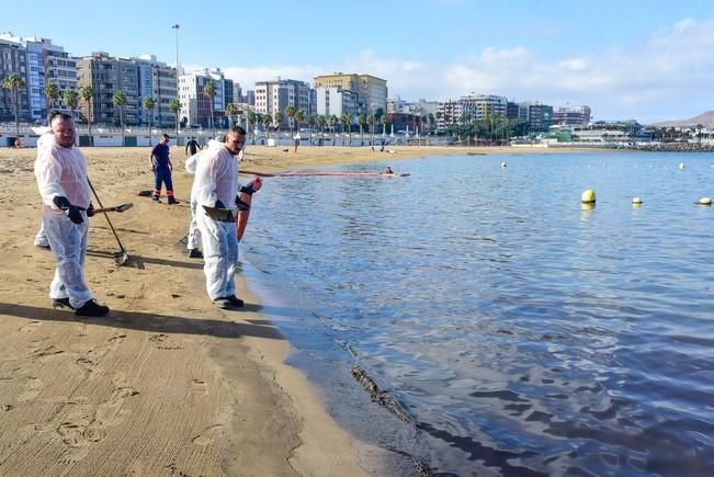 Las Alcaravaneras cerrada al baño por un ...