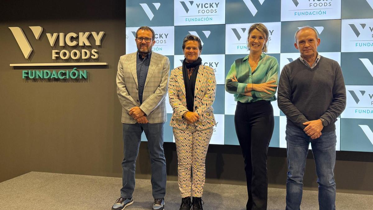 Presentación del proyecto social en la sede de la Fundación Vicky Foods en Villalonga.