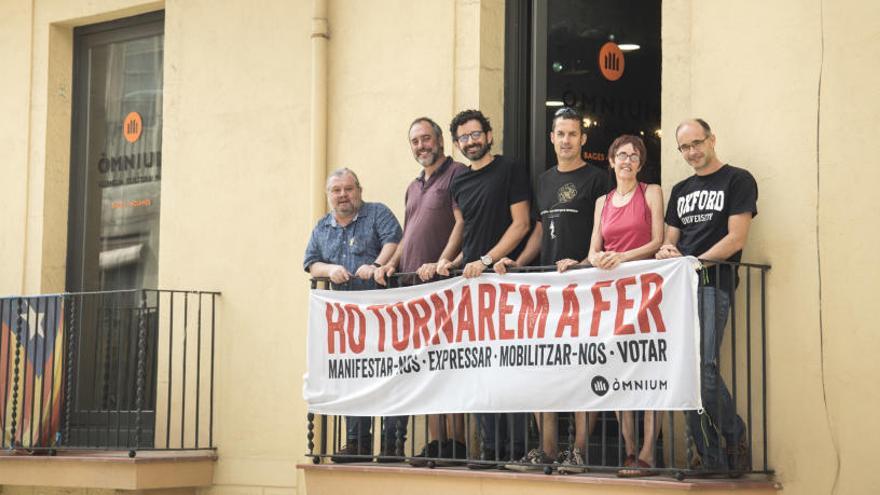 131 farells per il·luminar Montserrat i 18 marxes de torxes precediran la Diada