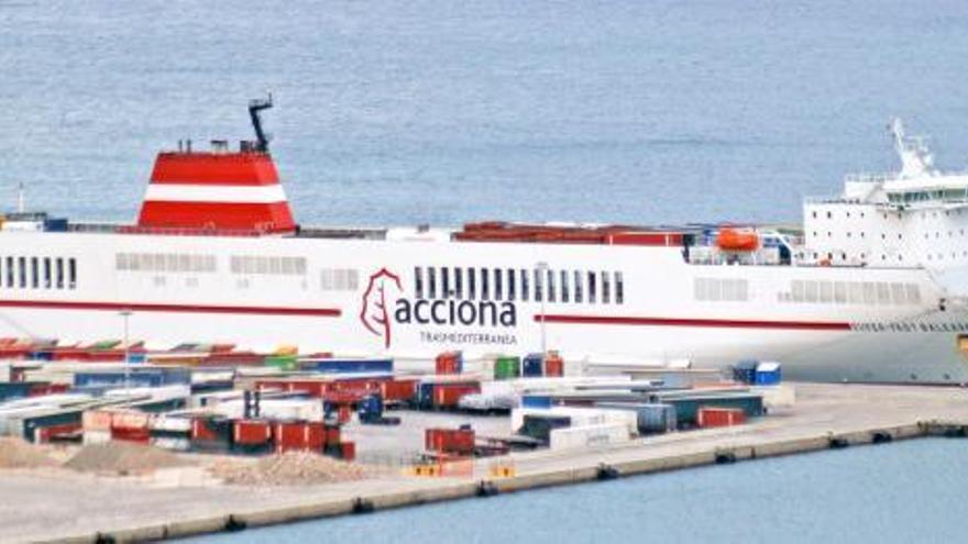 Detenido un perturbado en el ferry València-Palma tras atrincherarse con un cuchillo