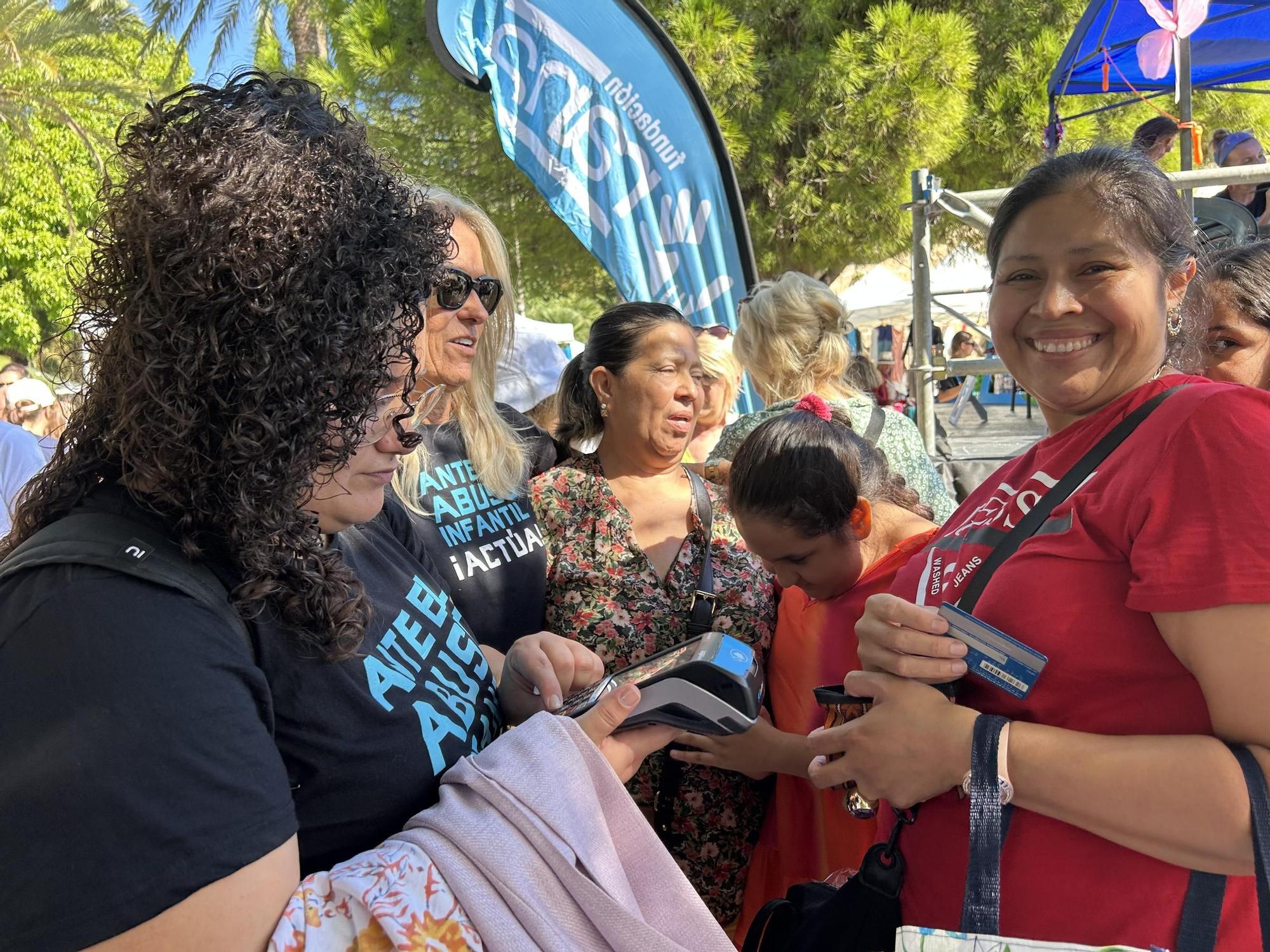 FOTOS | Mercadillo solidario de la Fundación RANA en Palma